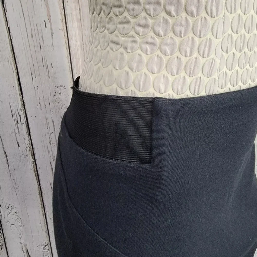 Michael Kors Mini Skirt Womens 6 Black Solid Seamed Elastic Waist Exposed‎ Zip
